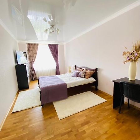 Центр. Поруч Парк Та Став Apartment Ternopil Ngoại thất bức ảnh