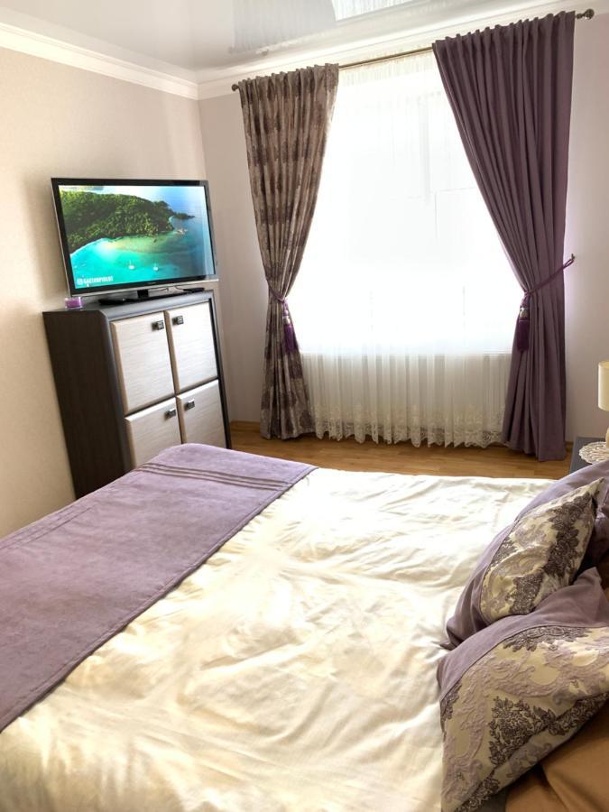 Центр. Поруч Парк Та Став Apartment Ternopil Ngoại thất bức ảnh