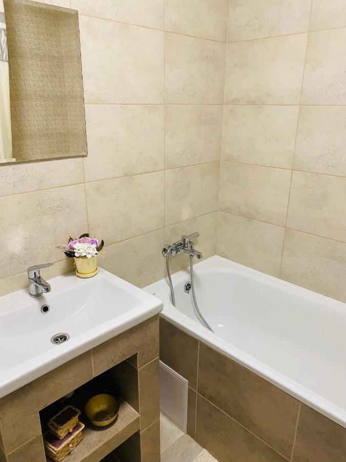 Центр. Поруч Парк Та Став Apartment Ternopil Ngoại thất bức ảnh