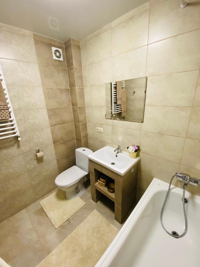 Центр. Поруч Парк Та Став Apartment Ternopil Ngoại thất bức ảnh